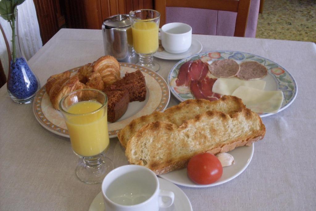 Hotel Rural Ocell Francoli L'Espluga de Francoli Bilik gambar